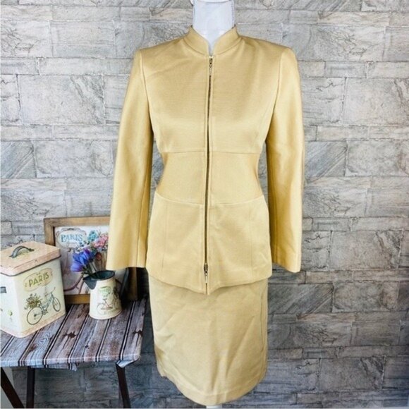 W by Worth Tan Viscose Zip Jacket Pencil Skirt Suit Set Size 4P Elegant Chic - Picture 5 of 14